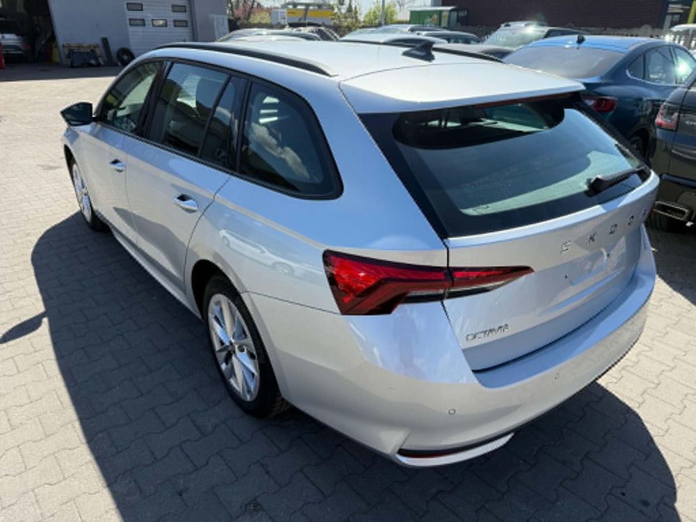 Skoda Octavia IV 1.5 TSI e-TEC DSG Selection 2025