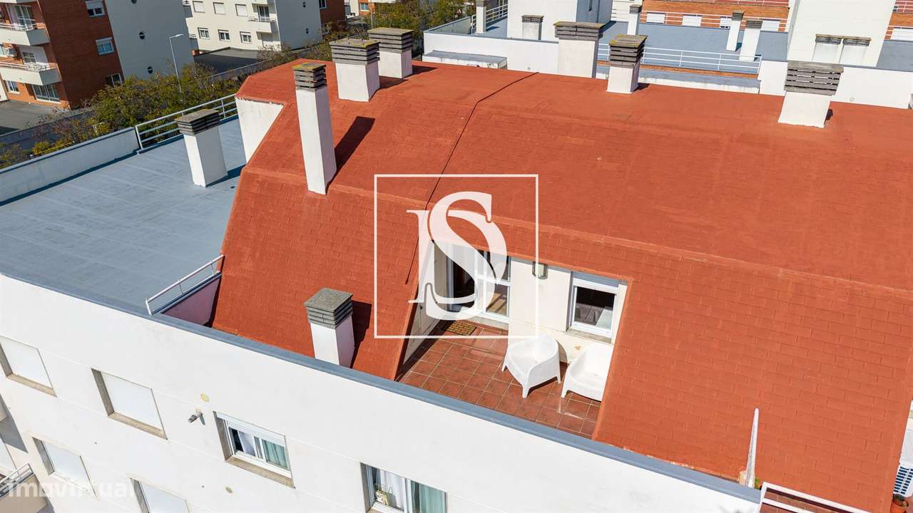 MAGNIFICO T4 DUPLEX URBANIZAÇÃO FONTE DA PRATA-35