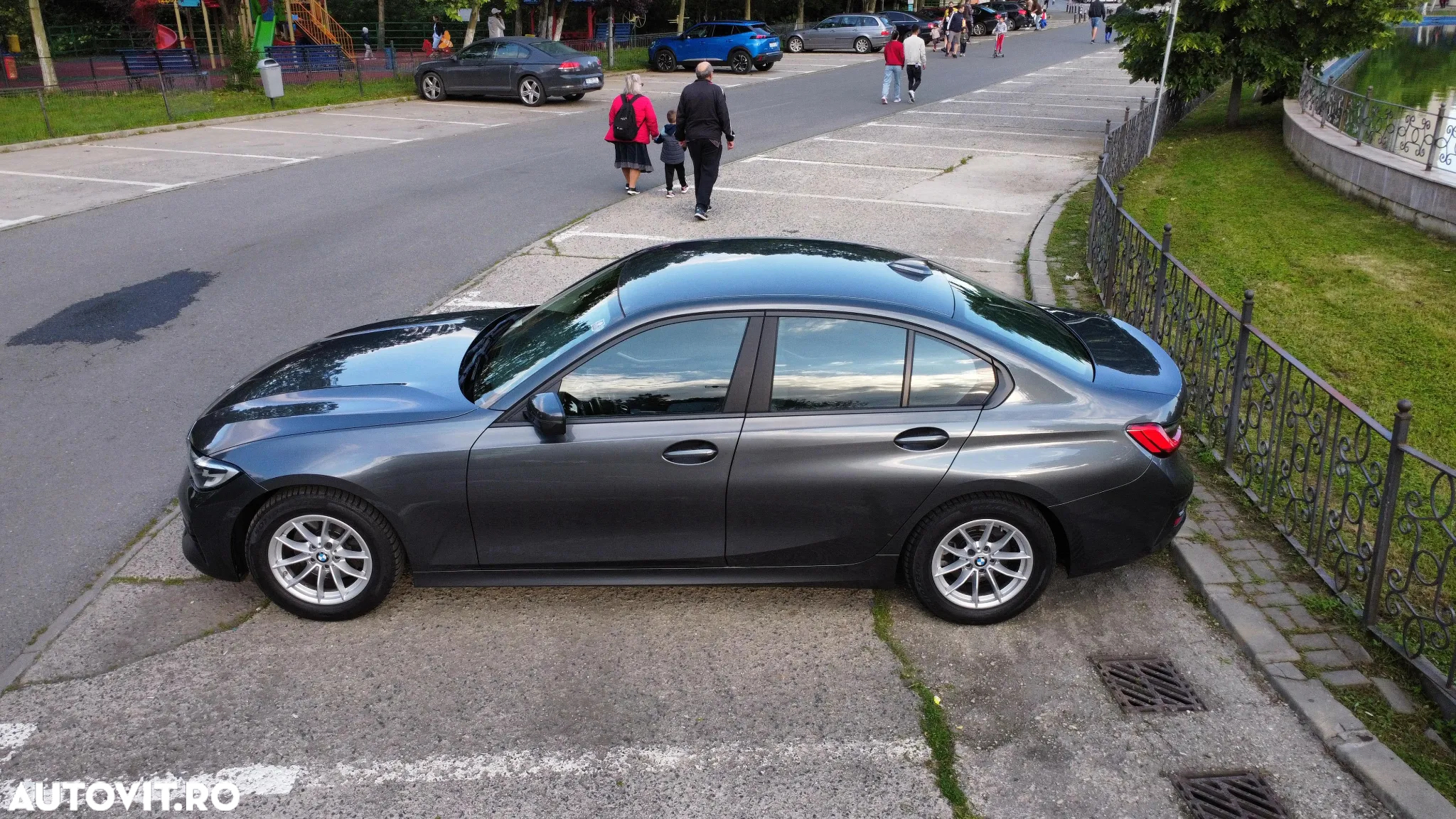 BMW Seria 3 320i AT - 20