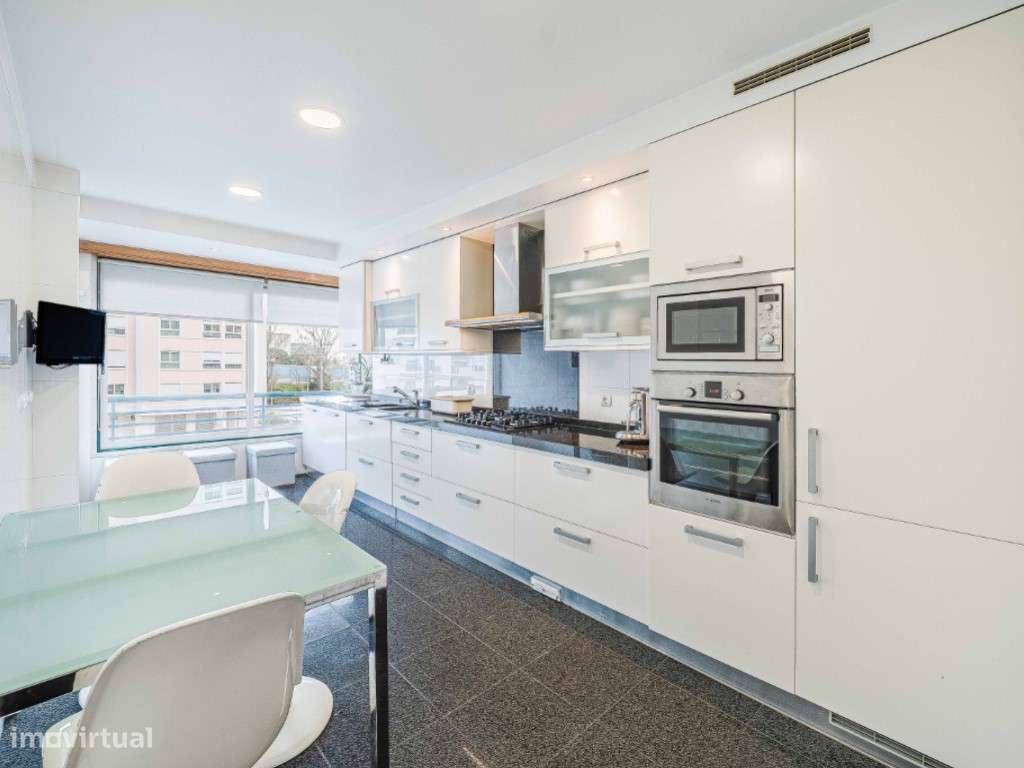 T3 em Telheiras com 155m² | Box para 2 carros | Varanda | Excelente...-30