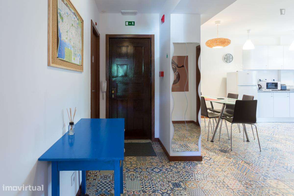 Quarto - localizado em Paranhos Porto - Grande imagem: 5/17