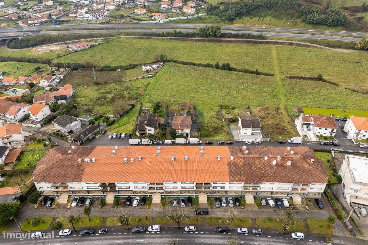 Loja, 169 m², Candoso São Tiago e Mascotelos-23