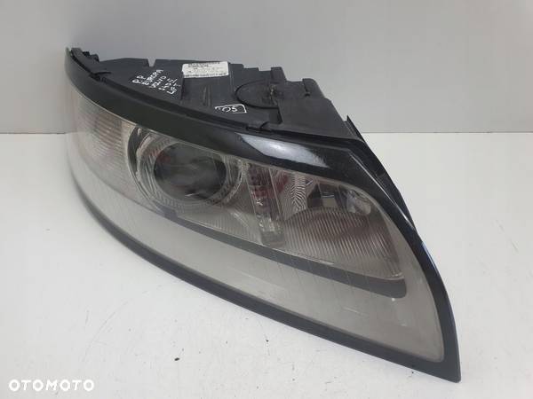 Volvo S40 II V50 LIFT PRZEDNIA LAMPA PRAWA prawy przód 0301237202 31265695 - 1