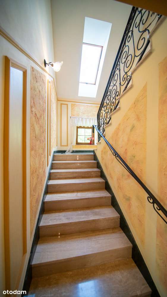 Wyjątkowy Dom w Zemborzycach Dolnych-12