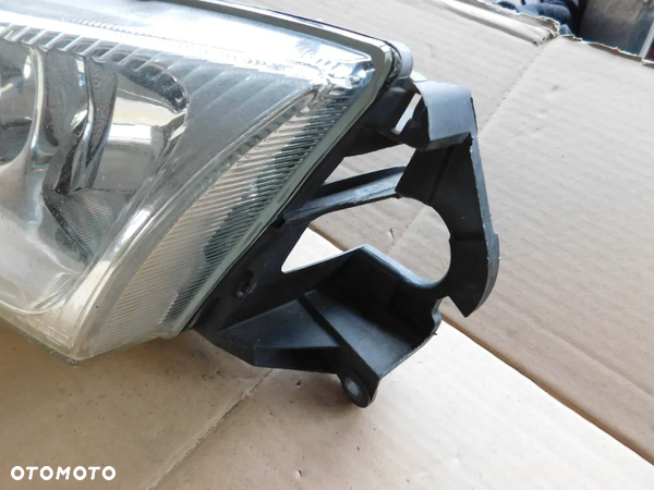 Lampa Przód Lewa NISSAN ALMERA N16 - 2