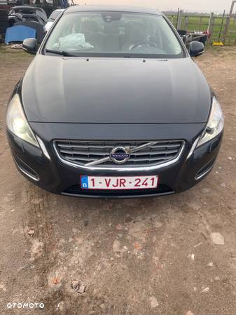 Volvo S60 D2 Summum - 3