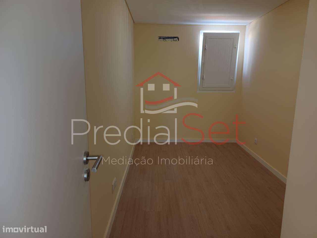 Moradia T3 Totalmente remodelada em Setúbal-19