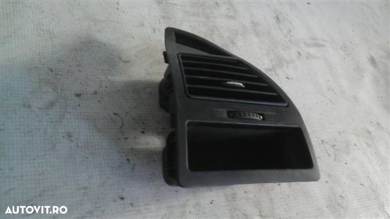 Grila aerisire stanga interior Citroen C4 An 2008 2009 2010 2011 2012 2013 cod 9649598977 - 1