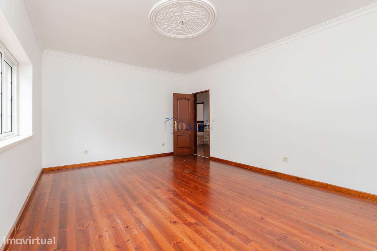 Moradia T7 com terreno perto de Vila Franca de Xira-16