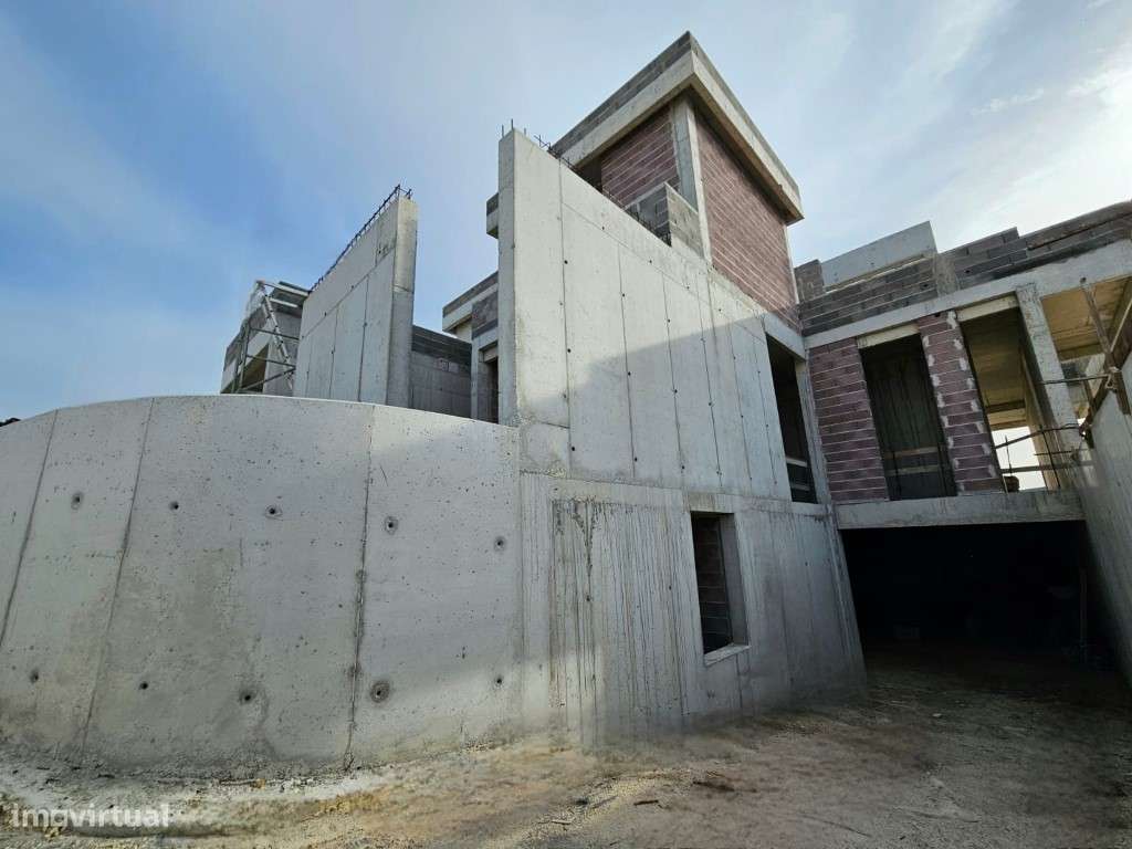 Lote com moradia iniciada junto à Lagoa de Óbidos, golfe e praia-44