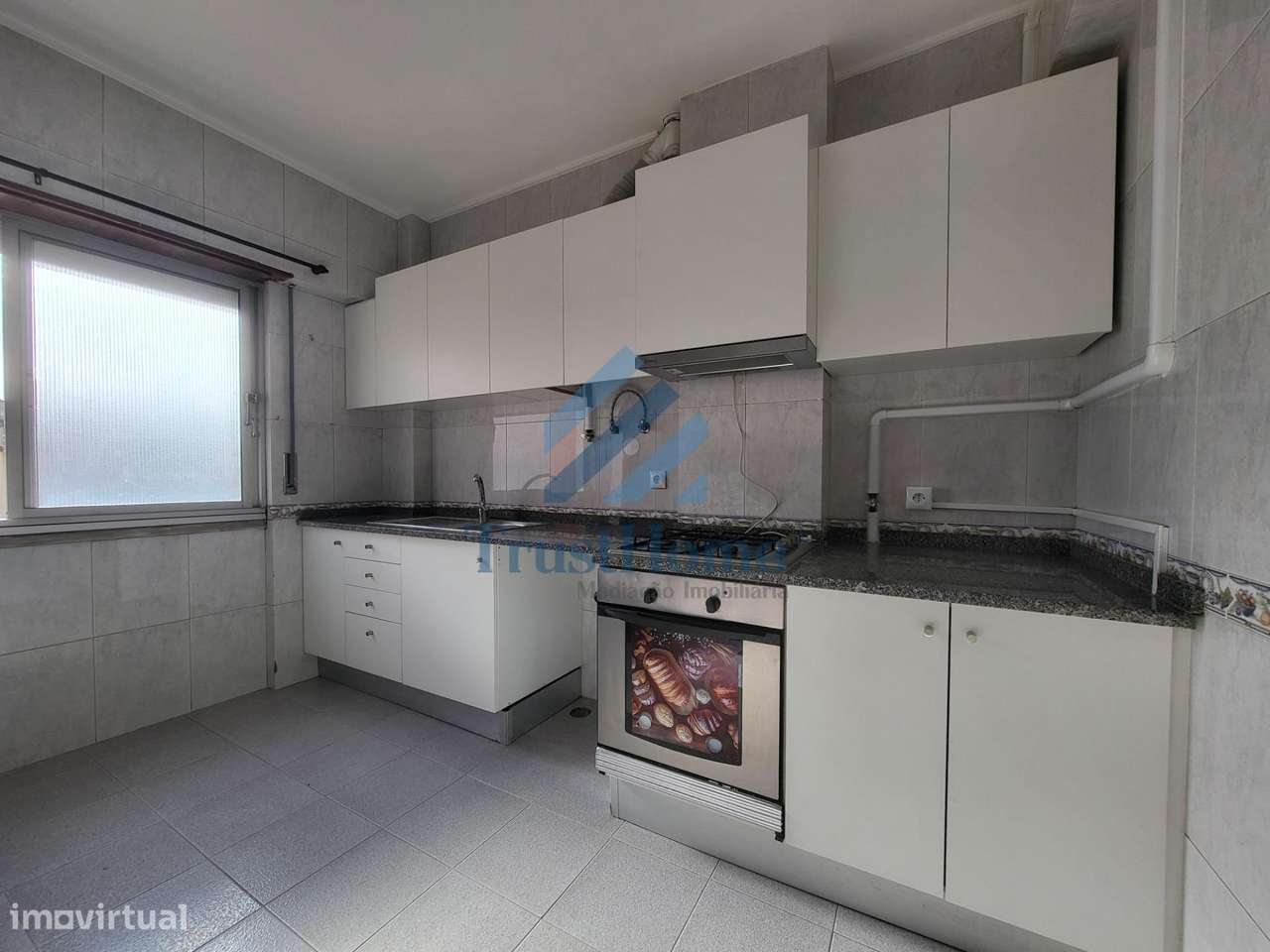 T2 no centro de Queluz a 5min da estação de Queluz-1