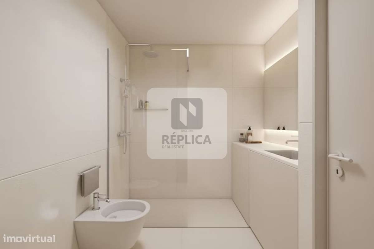 Apartamento T0 com Varanda e Garagem na Costa Cabral, Porto-6