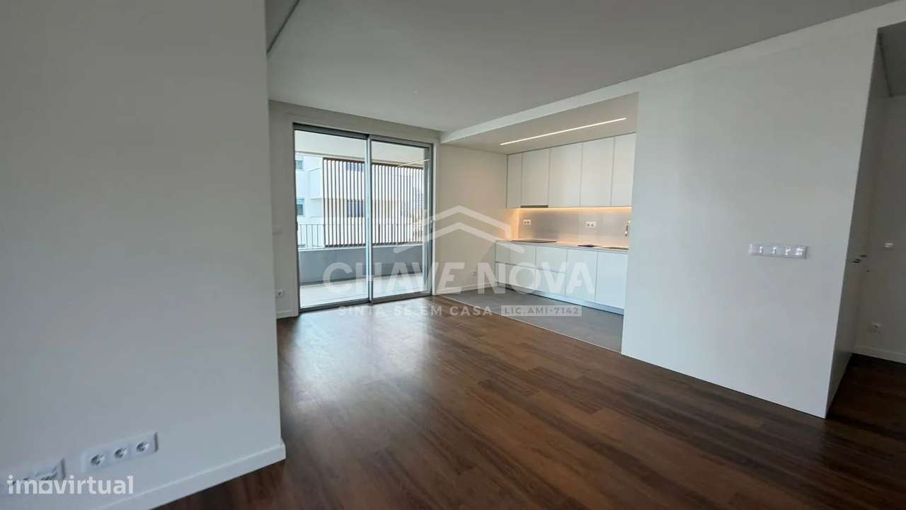 Apartamento T2 C/ Terraço 55m2 Garagem Maia centro-7