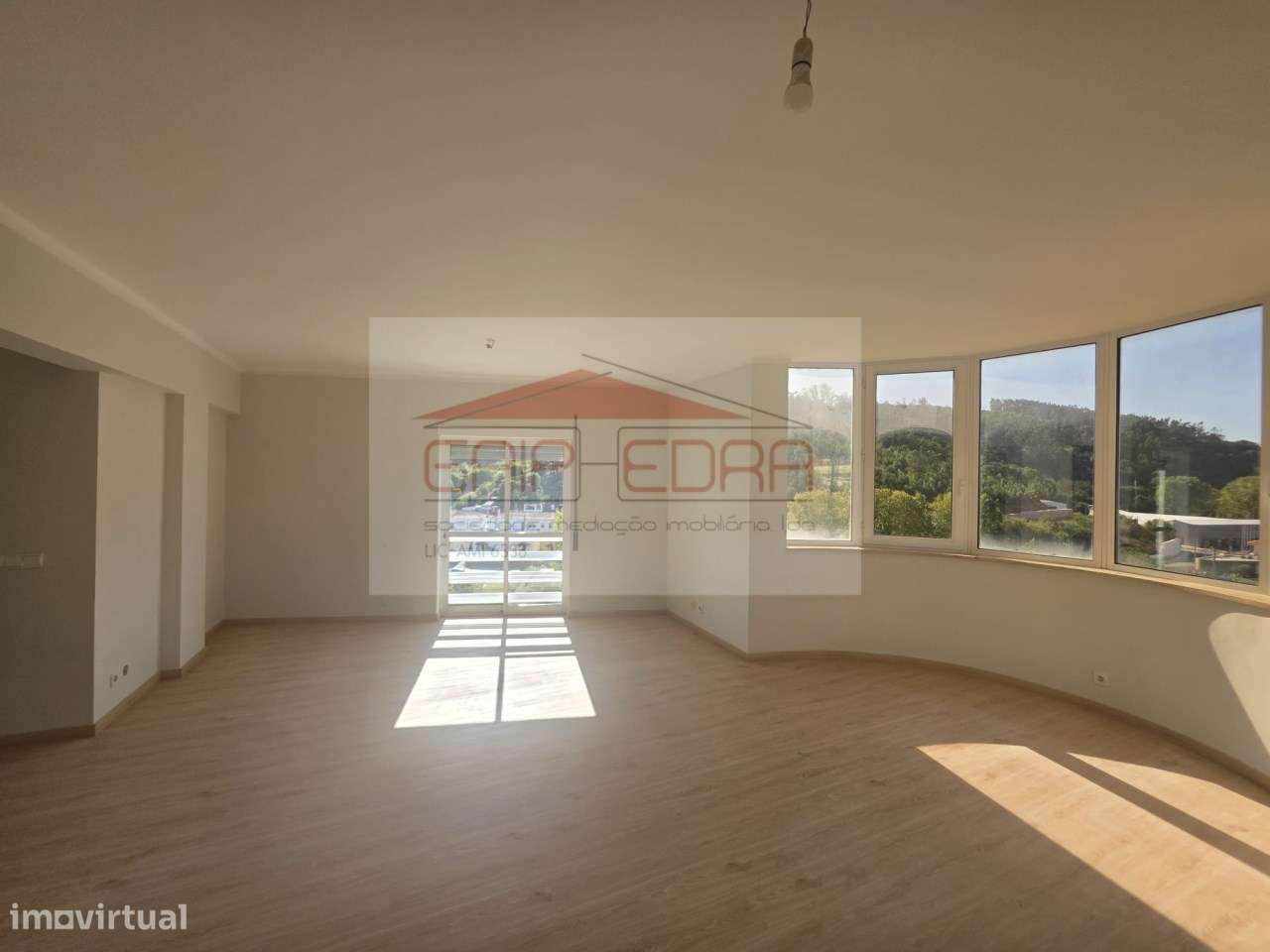 Apartamento T1 com 74 m2 totalmente restaurado Multiusos Alcobaça-8