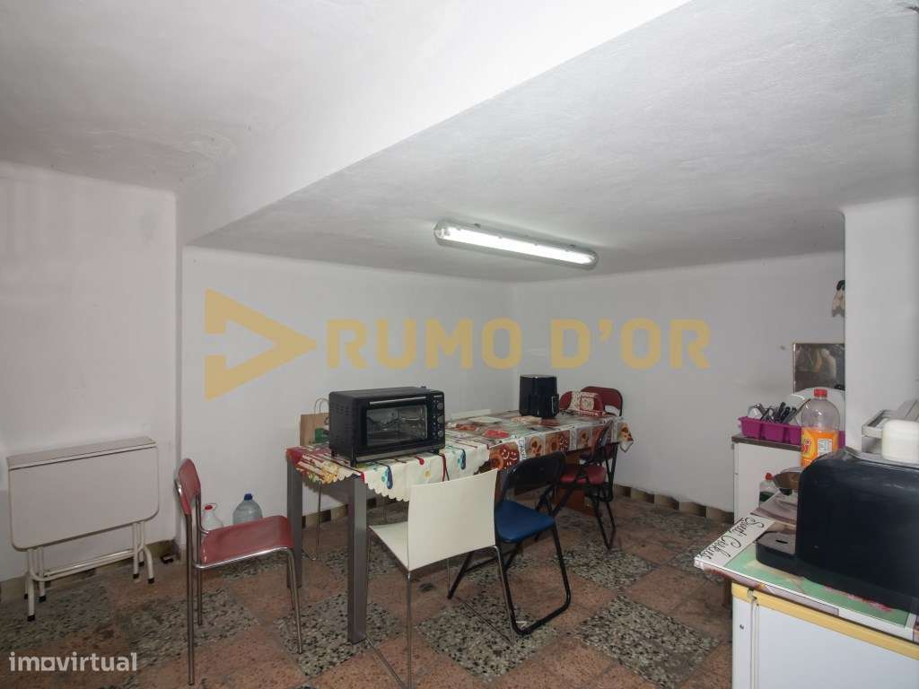 Armazém 198m² no Centro do Carregado - Com Escritório, Cozinha e Ca...-8