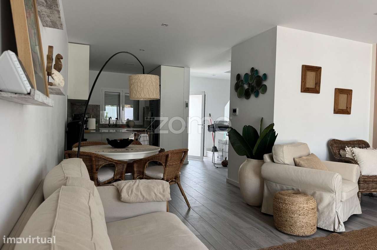 Moradia T4 com 2 Suites-7