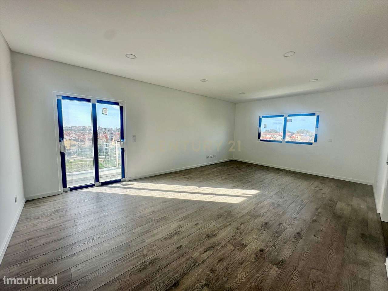 T3 Tires - 3 parqueamentos e arrecadação-26