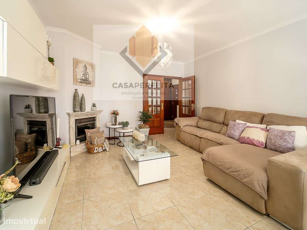 Deslumbrante T2 de 2 Frentes com Varandas e Box - Canelas - Grande imagem: 5/33