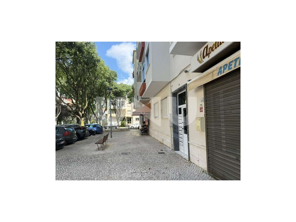 Apartamento T2 na Amadora com muita luminosidade-29