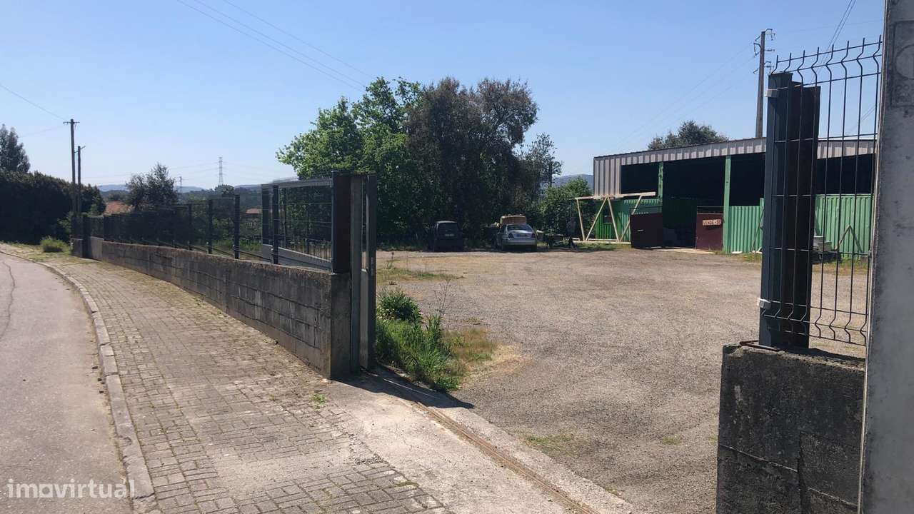 Terreno industrial com construção-7