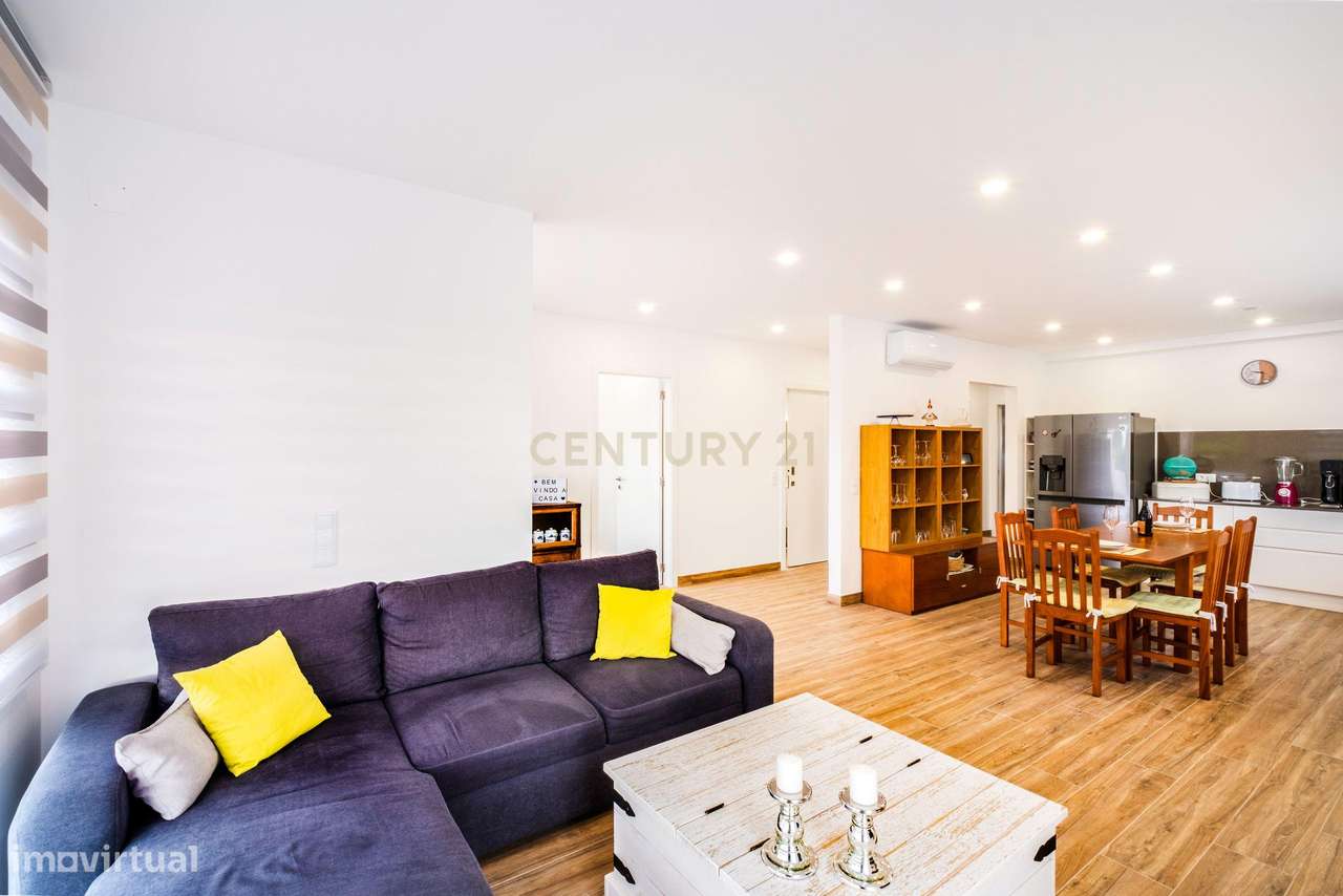 MORADIA ISOLADA TÉRREA T3 COM PISCINA AQUECIDA - ASSENTA (São Pedro d-17