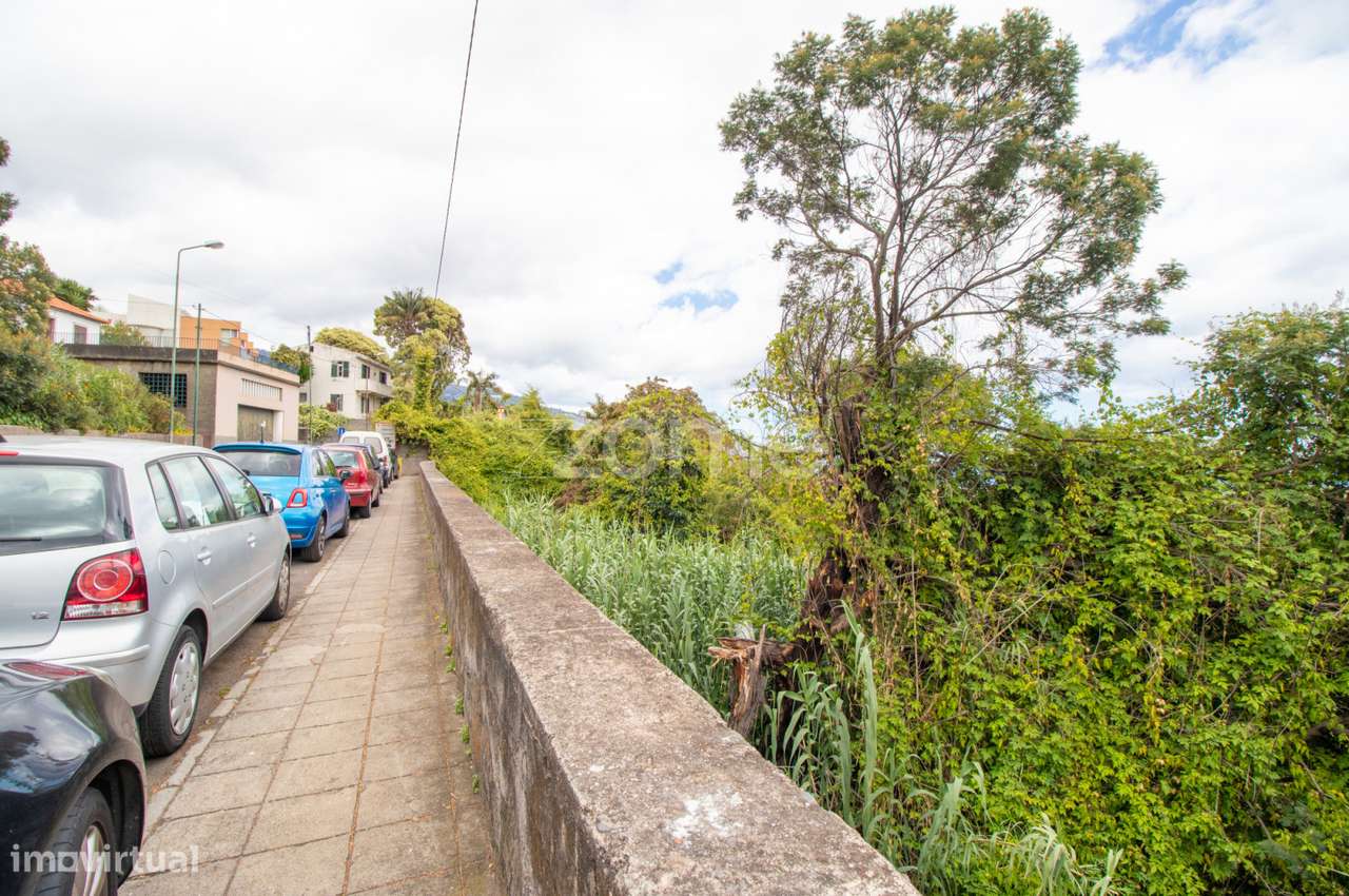 Terreno urbano na Quinta do Leme, Santo António - Grande imagem: 2/12