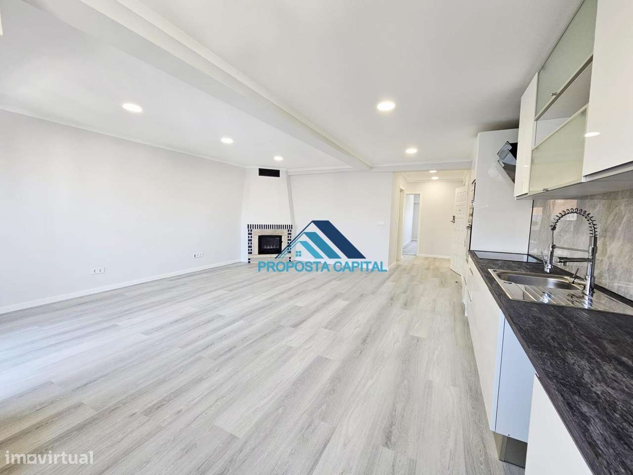APARTAMENTO T4 REMODELADO CENTRO AMORA-14