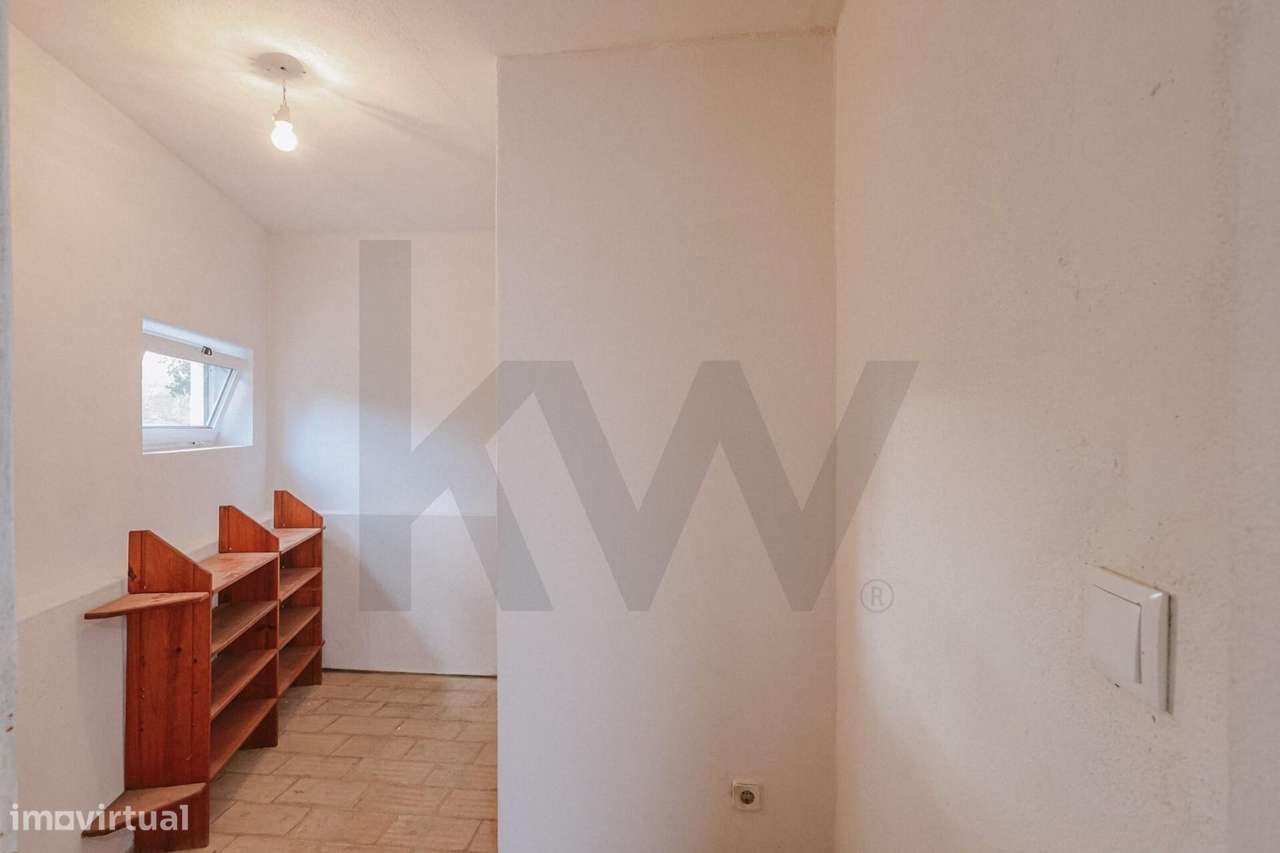 MORADIA  ESPAÇO EXTERIOR  E ZONA DE ESTACIONAMENTO PRIVATIVO-33