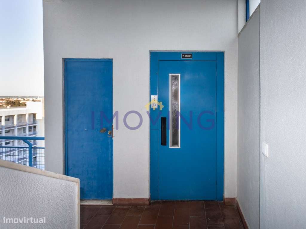 Apartamento T2 com parqueamento e arrecadação no Barreiro-28