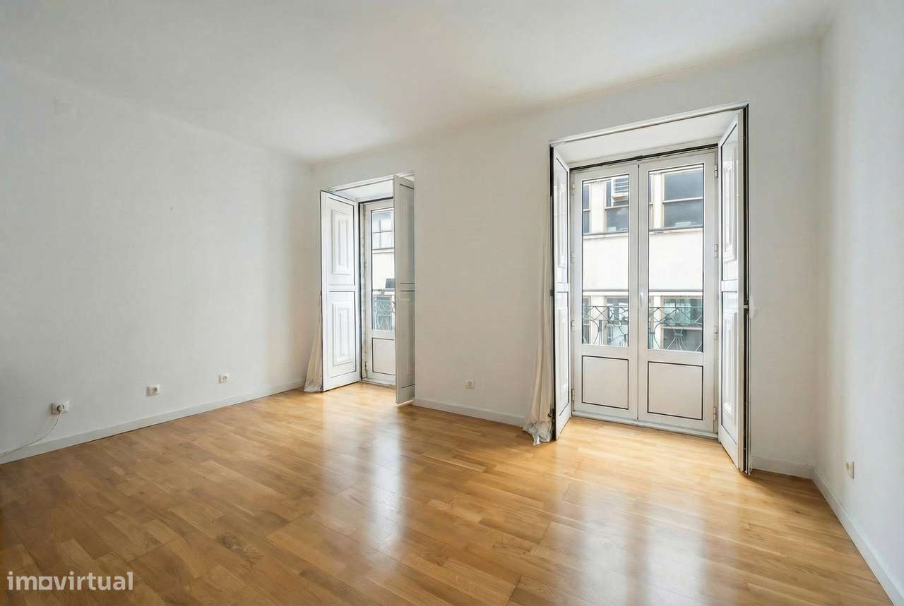 Apartamento T2+1 com 50 m² de Logradouro privativo e garagem, Lisboa-6