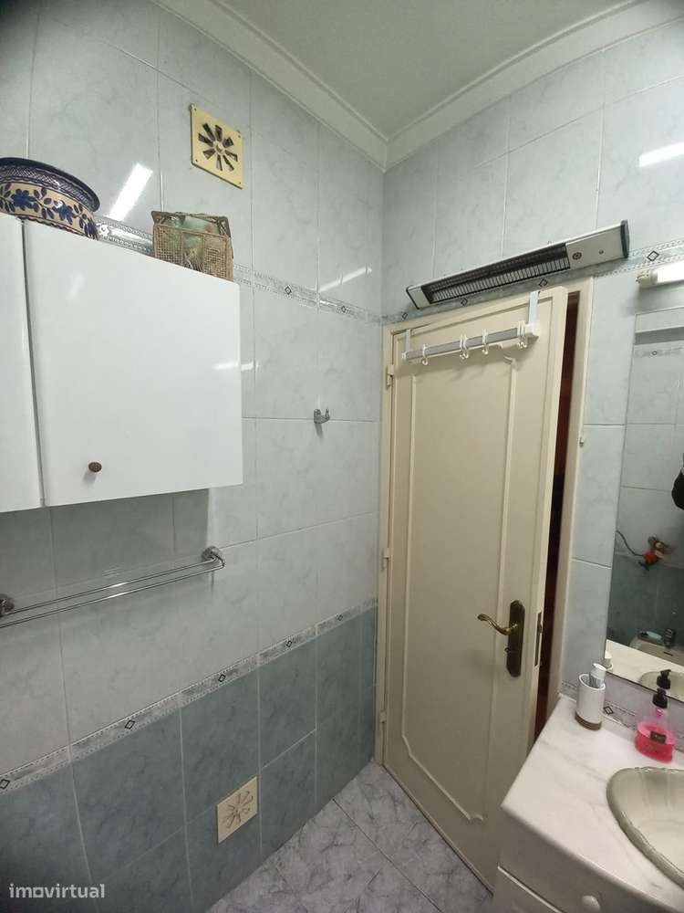 T3+1 | 110m2 | Av. 25 de Abril, Cacilhas | Com vista de Rio-28