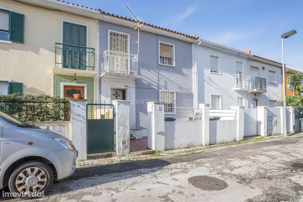 Moradia T4 no Bairro Santa Cruz em Benfica