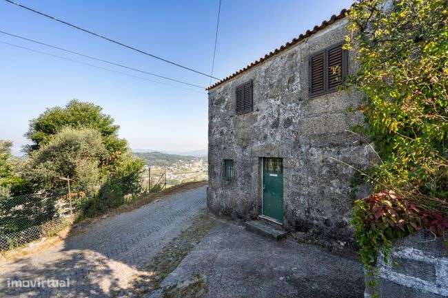 Moradia T2 para restauro - Este S. Pedro, Braga - Grande imagem: 2/10