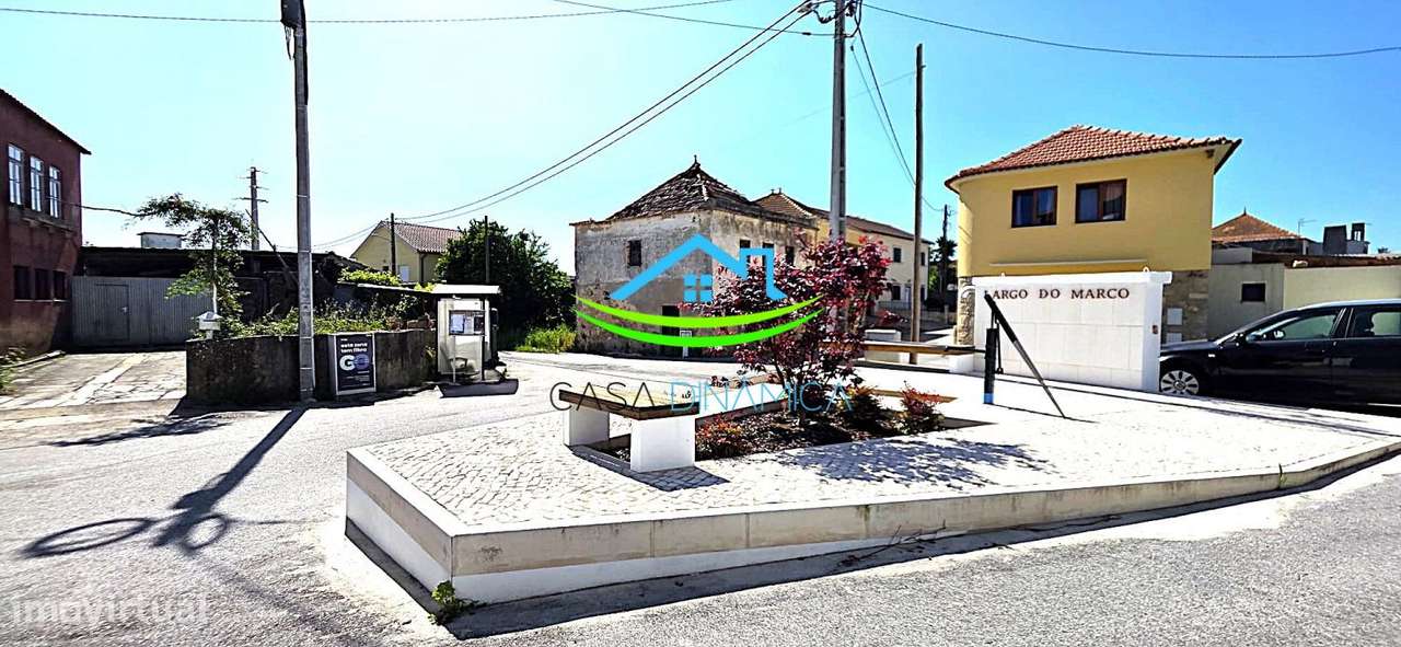 Moradia com garagem e quintal para recuperar-9