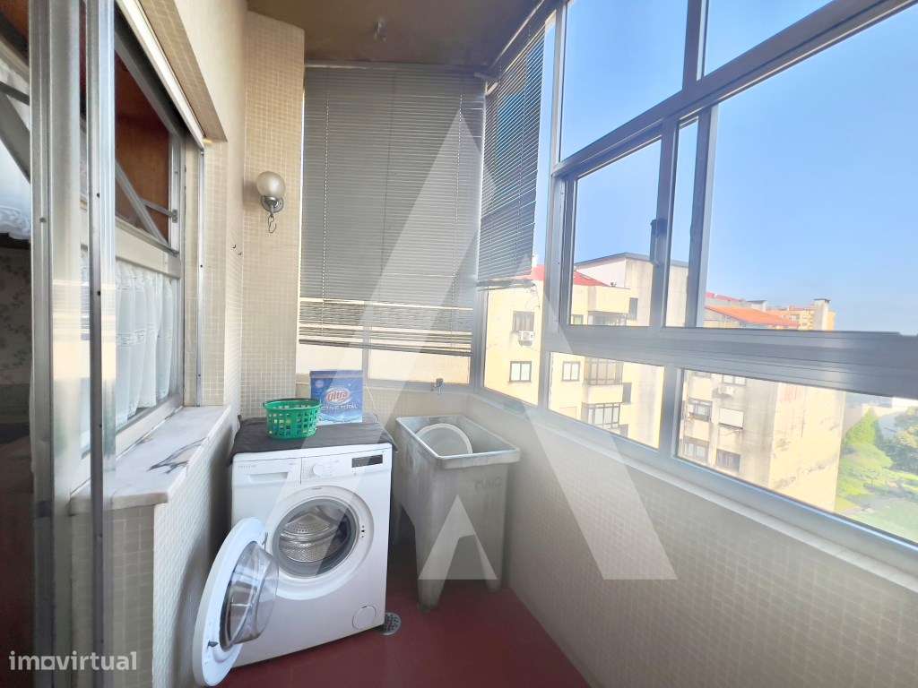 Apartamento T4 Duplex no centro de São João da Madeira-22