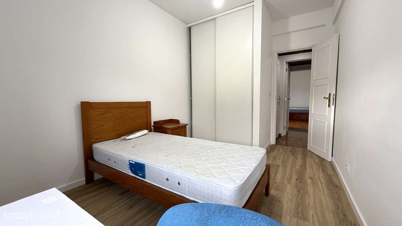 Excelente Apartamento T4 a 5 minutos a pé do Metro e Comboio - Grande imagem: 4/59