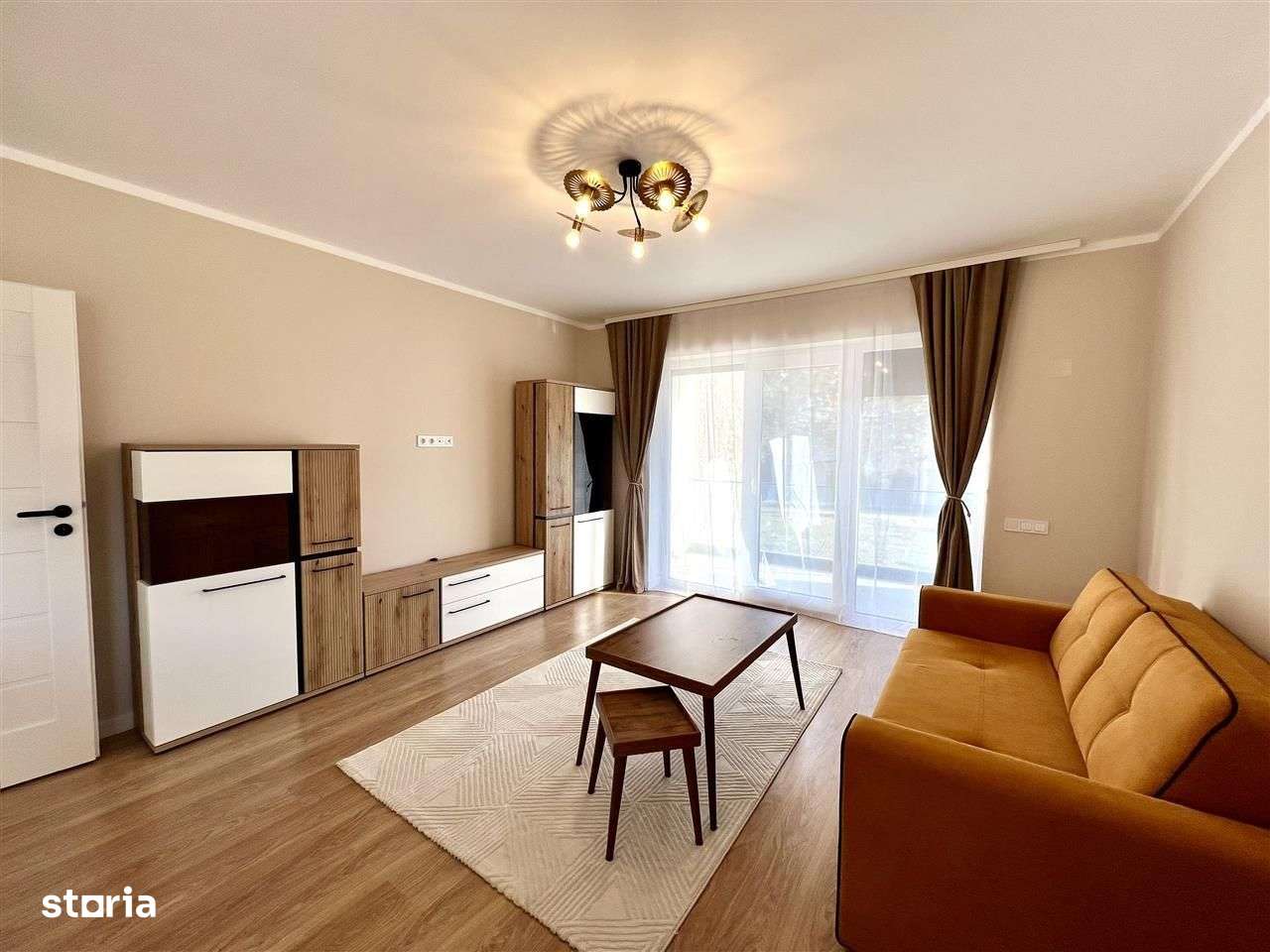 Apartament mobilat si utilat - 2 camere, balcon, parcare - zona buna - Imagine principală: 4/7