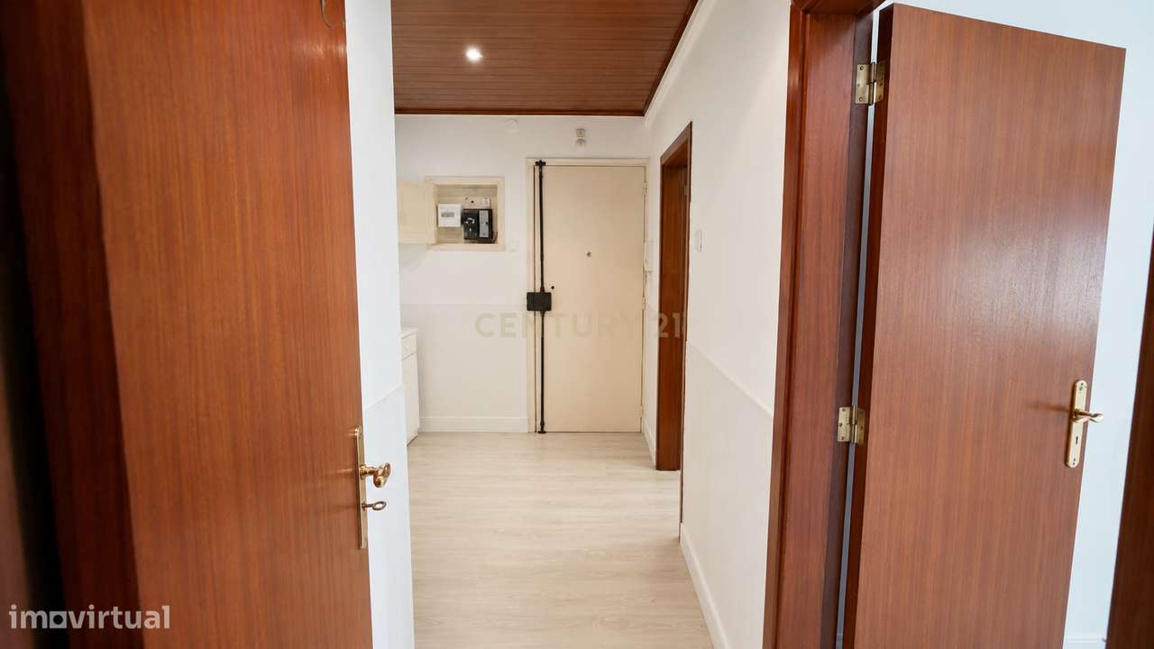 T1+1 com 86,98 m² junto ao Metro do Lumiar-6