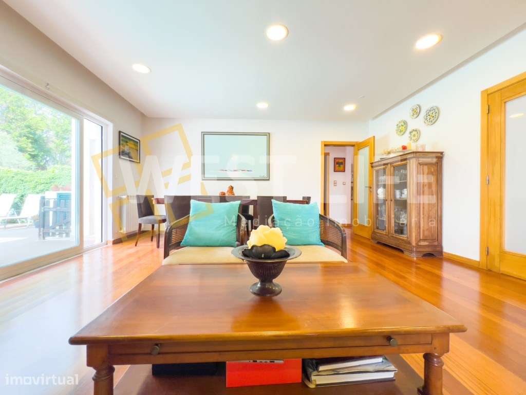 Moradia T4 de áreas amplas com jardim e piscina - Cascais - EXCLUSI... - Grande imagem: 4/46