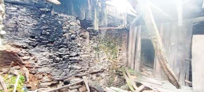 Casa em pedra xisto p/ recuperar - Vila Real - Grande imagem: 3/7