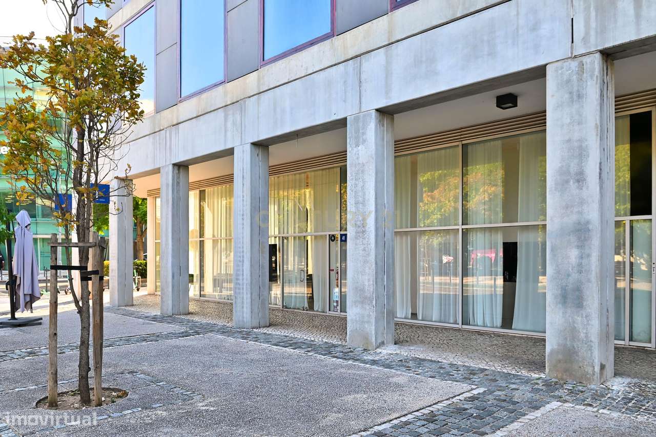 Trespasse de Restaurante (270 m2 + 2 esplanadas + 9 lugares de estacio-39