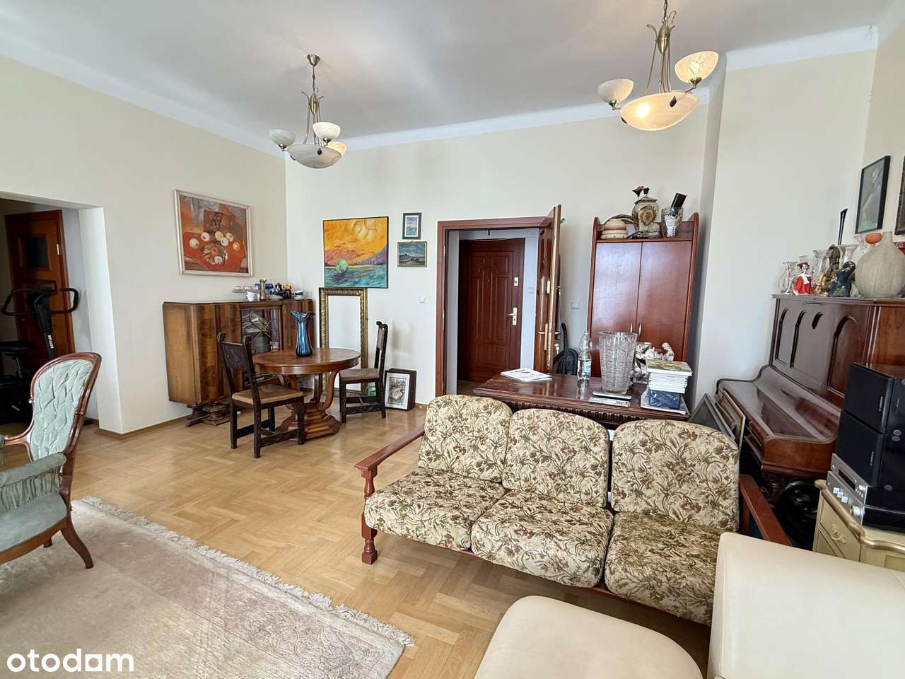 Czteropokojowe mieszkanie z widokiem na Ratusz-1