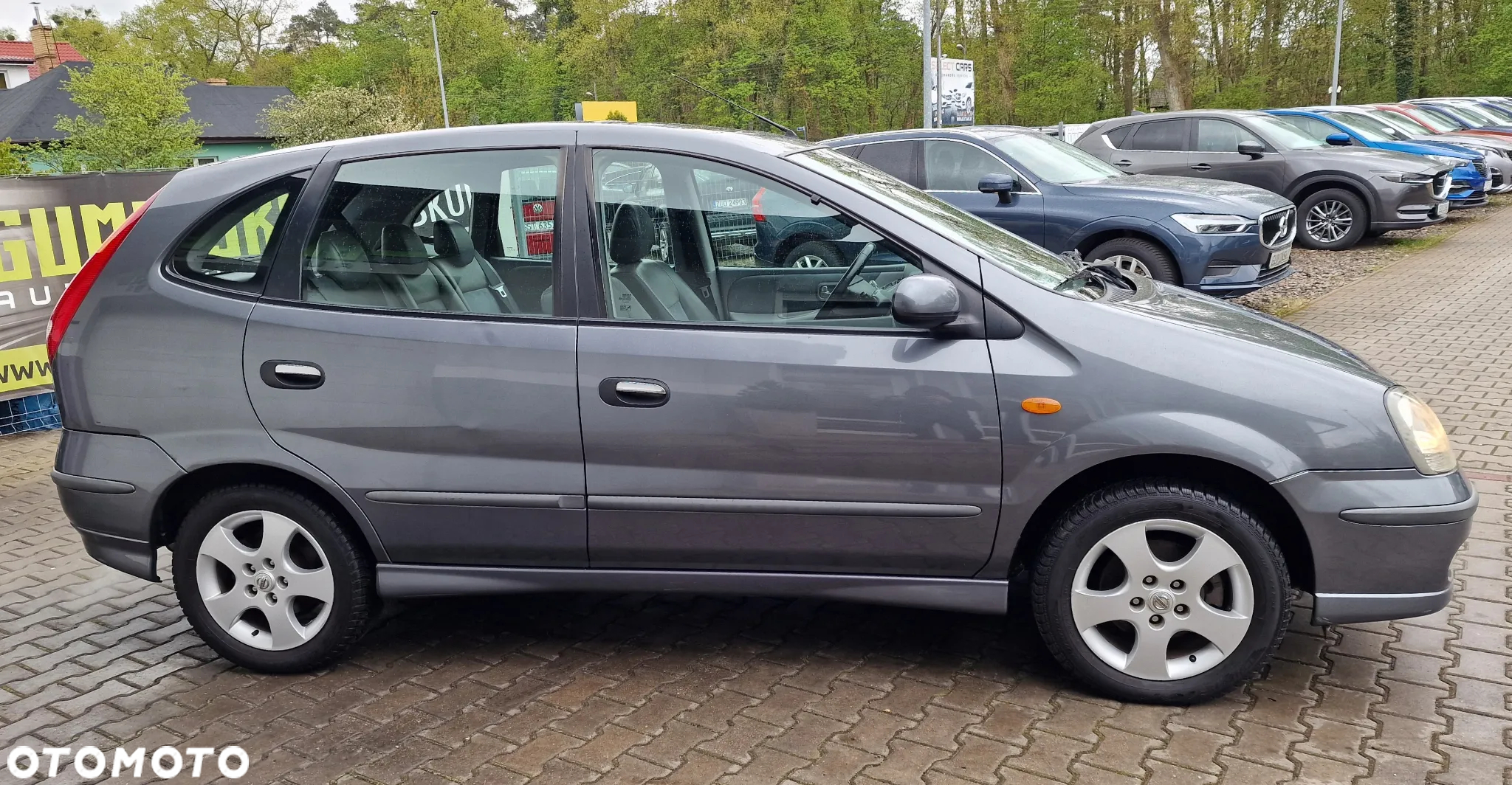 Nissan Almera Tino 1.8 Visia - 11