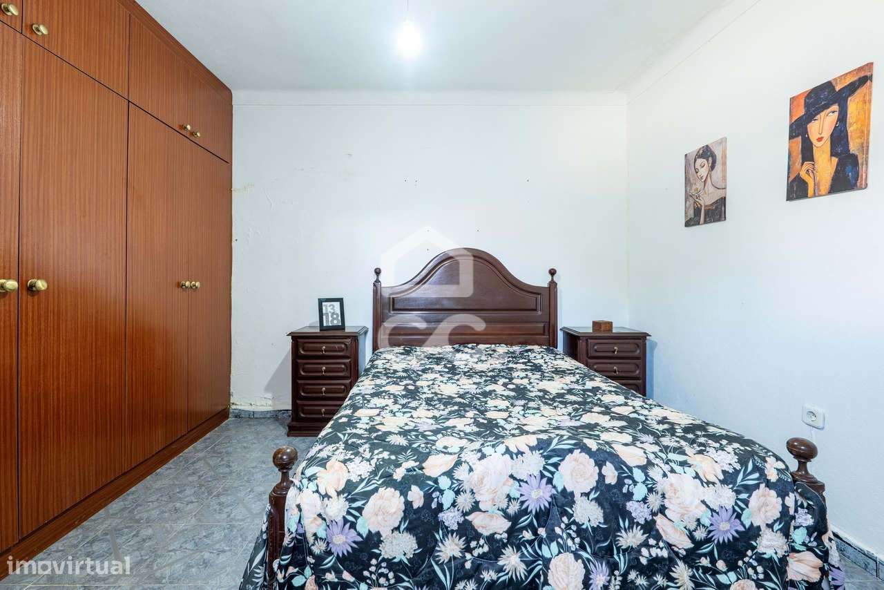 Moradia T2+2 com garagem e vista Serra de Montejunto em Murteira, Cada-20