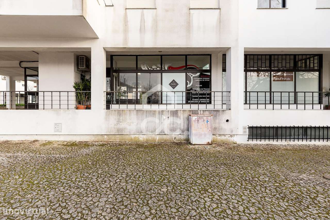 Espaço Comercial para Arrendamento – Cabeleireiro Totalmente Equipado - Grande imagem: 4/31