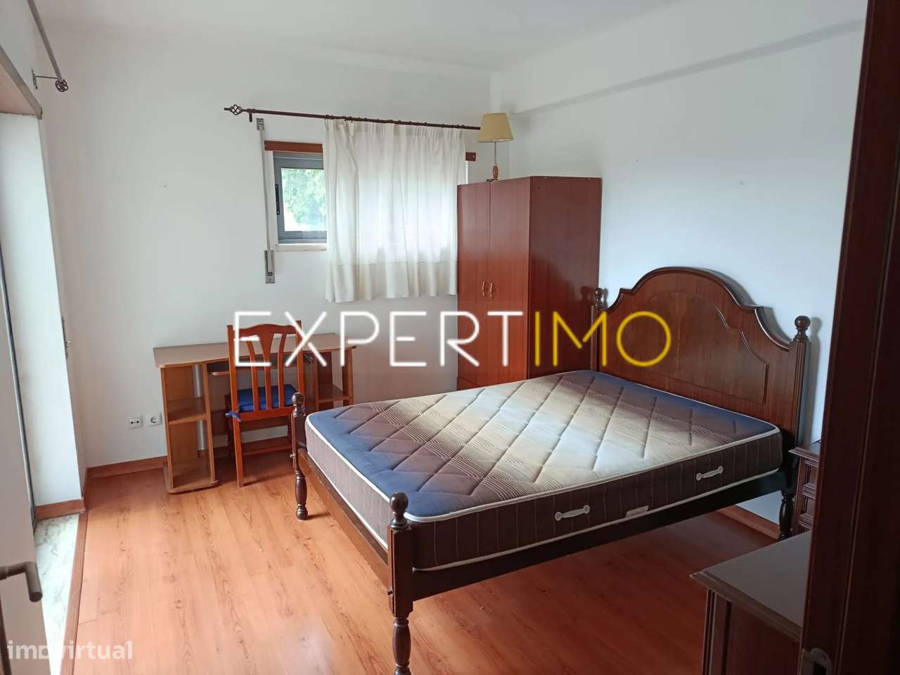 Apartamento T2 R/C mobilado, com varanda e arrecadação-5