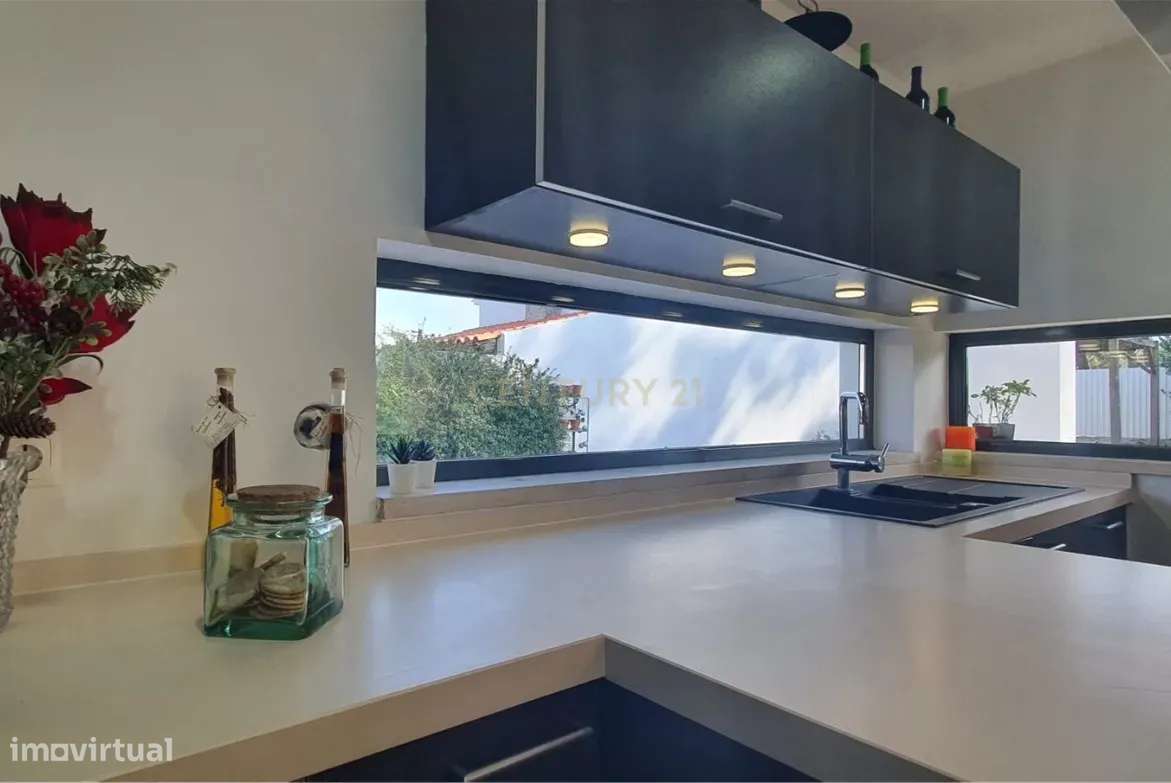 Moradia Isolada T4 291m2 em Lote de 1050 m2 em Mucifal, Colares, Sintr-16