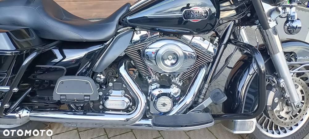 Harley-Davidson Touring Street Glide - 3