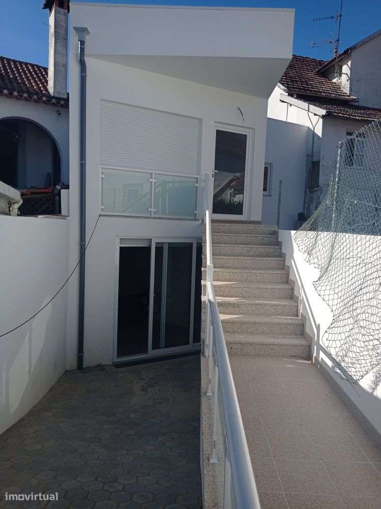 Moradia T3 totalmente remodelada em Pinheira da Bemposta-18