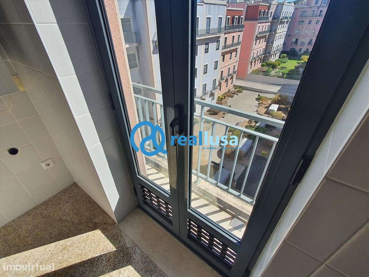 Apartamento T4 c/ garagem Oliveira do Douro Vila Nova de Gaia-7